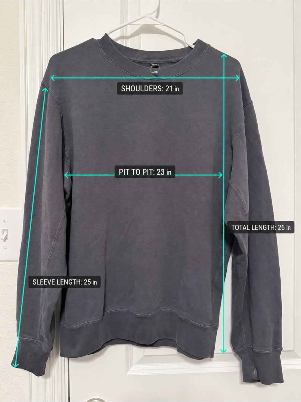 UNIQLO Charcoal Gray Crewneck Sweatshirt Men’s Medium Cotton